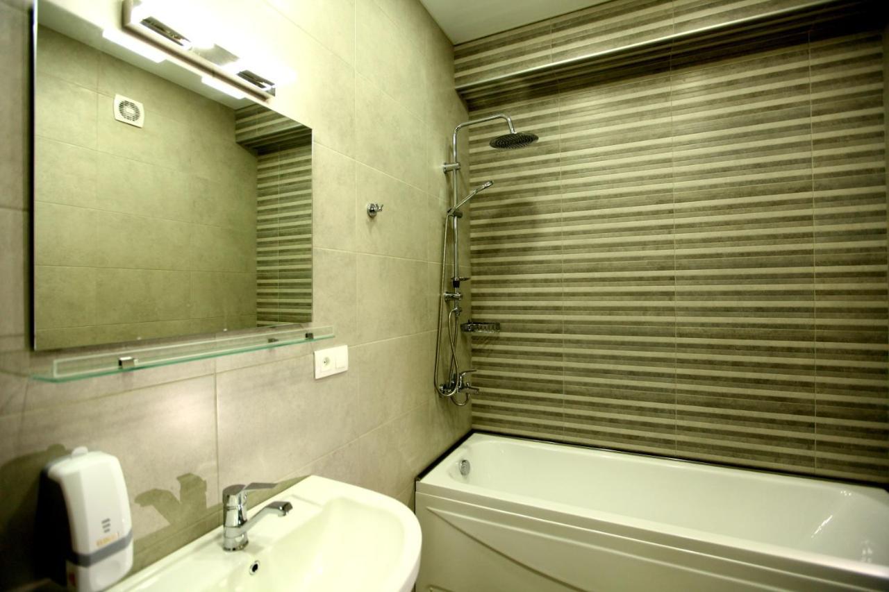 Irakli'S Rooms Tbilisi Bagian luar foto