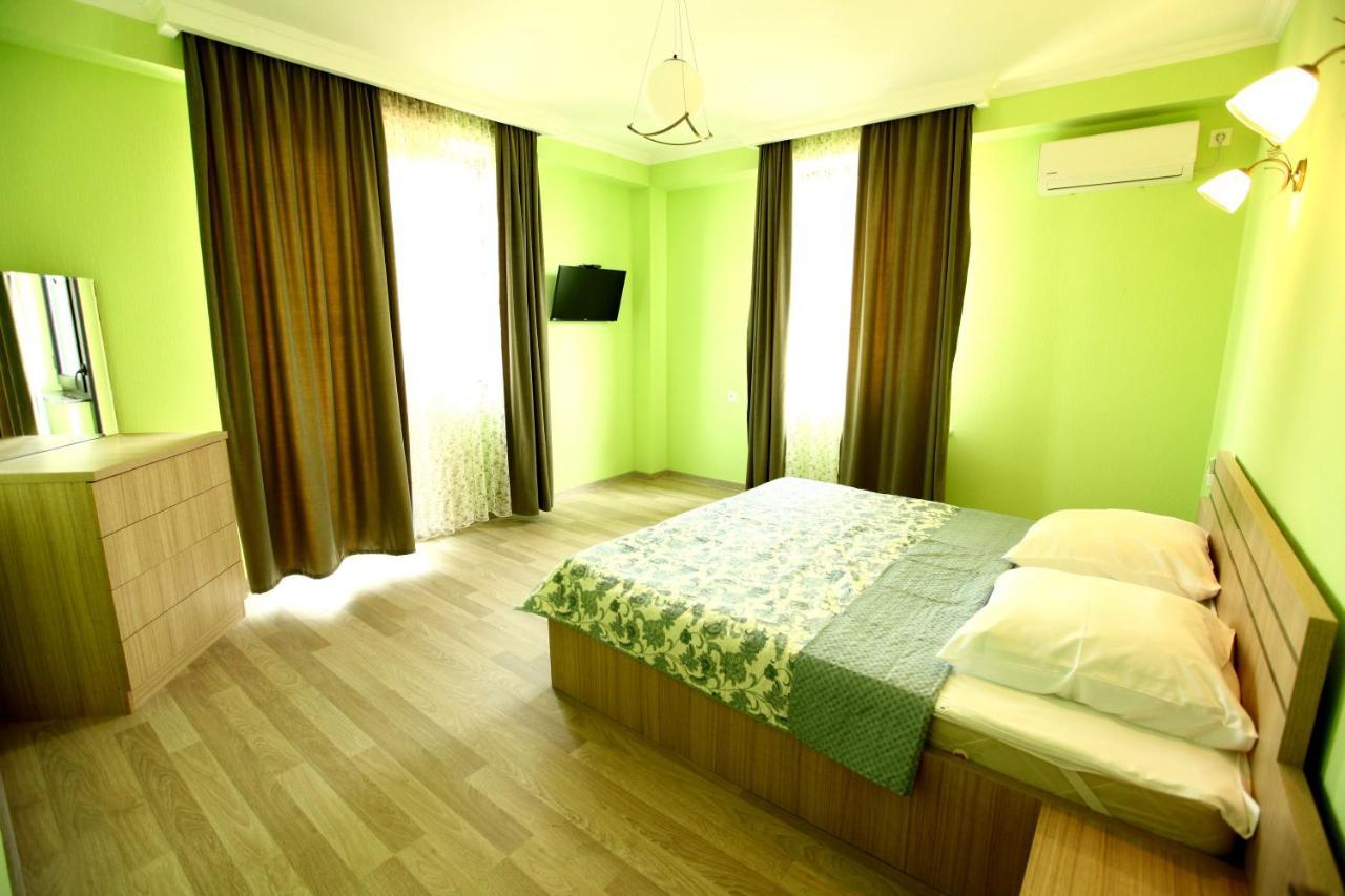 Irakli'S Rooms Tbilisi Bagian luar foto