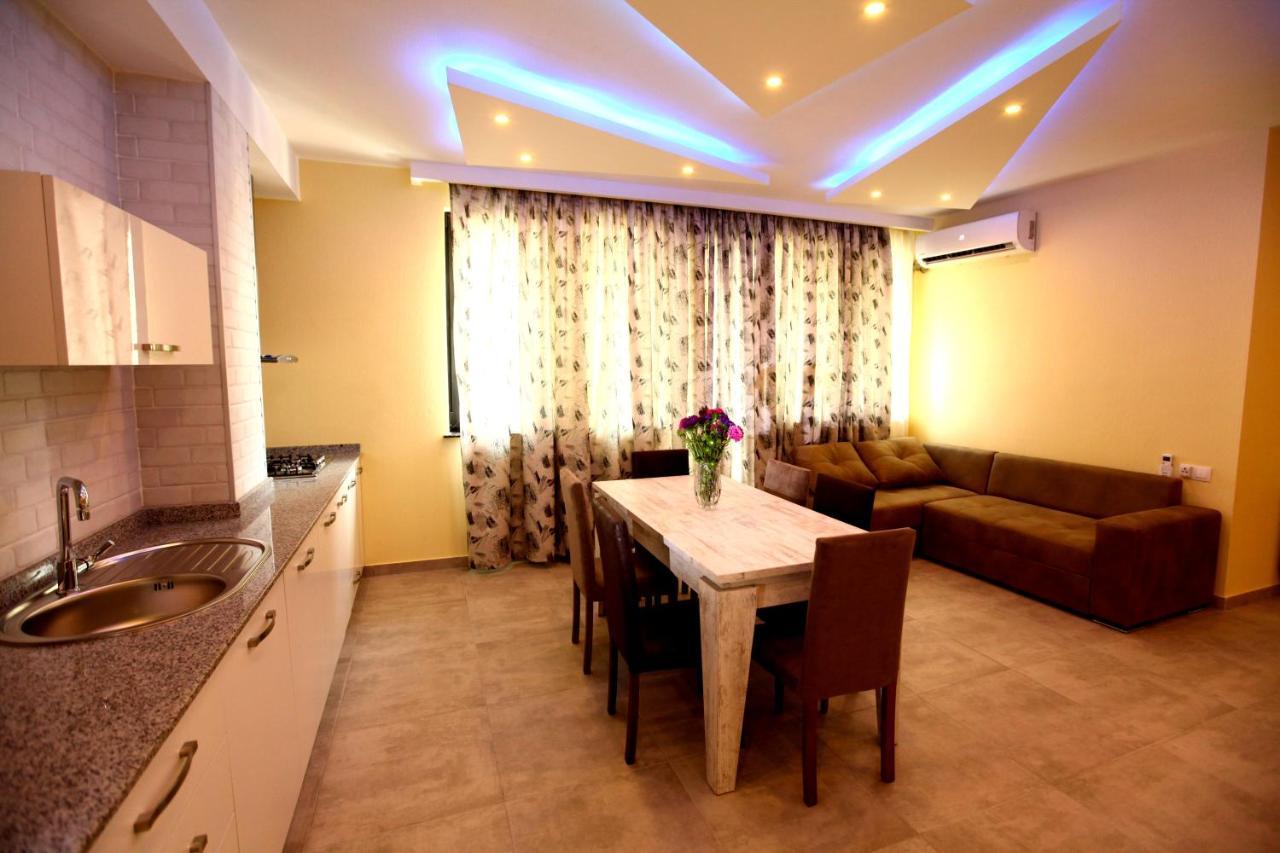 Irakli'S Rooms Tbilisi Bagian luar foto